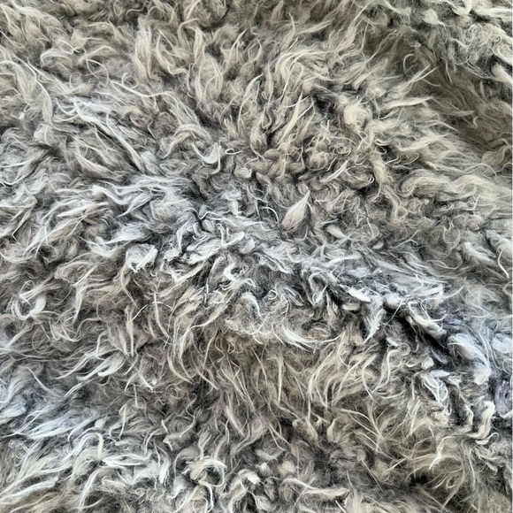 Lulu’s faux fur jacket size small - Picture 6 of 7